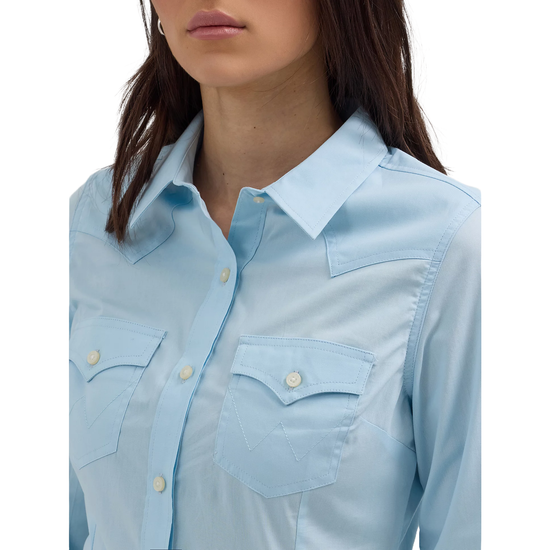 Wrangler Ladies Retro Western Button Down Cool Blue Shirt 112358015